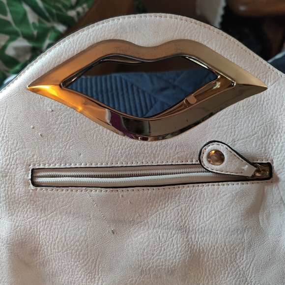 ✔️Lip handle purse - Picture 4 of 8
